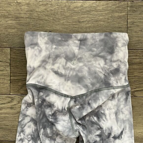lululemon athletica Cloudy Gray Leggings - Picture 4 of 5